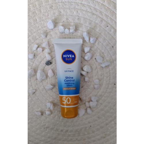 Nivea Sun, BB Krem do twarzy z fitrami UV SPF 50+ - opinie | zdjęcie do recenzji od SandriQ