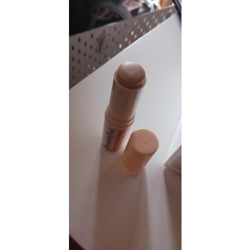 Quiz Cosmetics Matt & Cover, Foundation Stick (Podkład matująco-kryjący w sztyfcie) - opinie | zdjęcie do recenzji od MajaK24