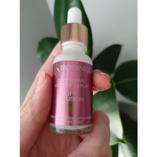 Biotaniqe Lift Infusion, Liposomal Lifting Serum (Liposomowe serum liftingujące) - opinie | zdjęcie do recenzji od zcosmetica_me