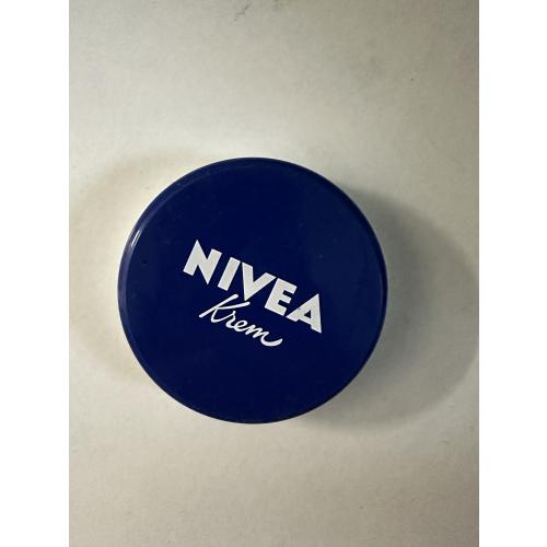 Nivea Creme (Uniwersalny krem) - opinie | zdjęcie do recenzji od joanakk
