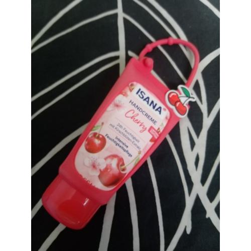 Isana Cherry Hand Cream (Wiśnia, Krem do rąk) - opinie | zdjęcie do recenzji od Owocowysad - 3