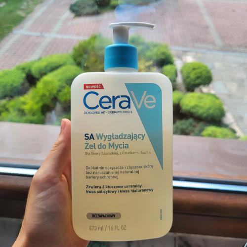 CeraVe SA Wygładzający żel do mycia dla skóry szorstkiej, z grudkami, suchej - opinie | zdjęcie do recenzji od MelaModela