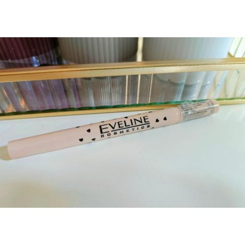 Eveline Cosmetics Eyeliner & Stamp 2in1 (Eyeliner ze stemplem) - opinie | zdjęcie do recenzji od Anuusiaczeek