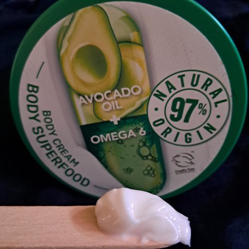 Garnier Body Superfood, Avocado + Omega 6  48H Nourishing Cream (Odżwyczy krem do ciała z olejkiem z awokado i kwasem omega 6) - opinie | zdjęcie do recenzji od AnaSky