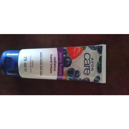 Avon Care, Berry Fusion Radiance Cream (Krem do rąk z ekstraktem z truskawek i borówek) - opinie | zdjęcie do recenzji od iwonab1