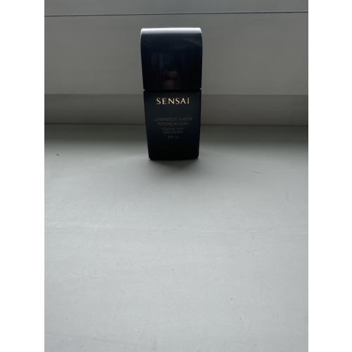 Sensai Luminous Sheer  Foundation SPF 15 (Podkład rozświetlający) - opinie | zdjęcie do recenzji od Pushann - 1