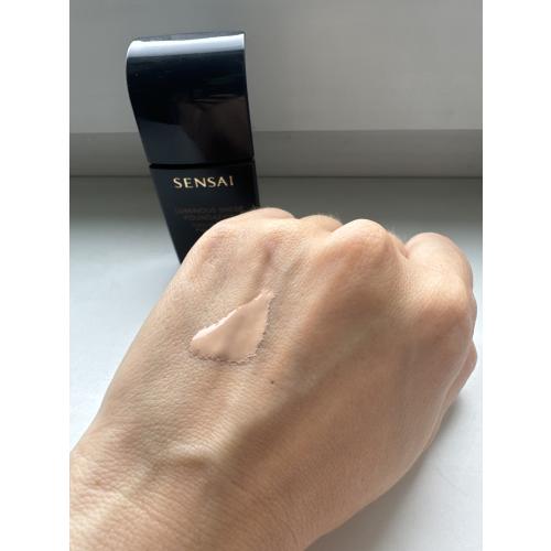 Sensai Luminous Sheer  Foundation SPF 15 (Podkład rozświetlający) - opinie | zdjęcie do recenzji od Pushann - 2