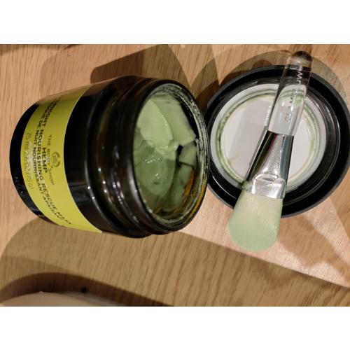 The Body Shop Hemp, Overnight Nourishing Rescue Mask (Nawilżająca maska na noc Konopia Siewna) - opinie | zdjęcie do recenzji od agi1234