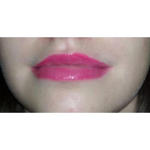 Essence Extreme Shine Lipgloss (Błyszczyk do ust) - opinie | zdjęcie do recenzji od CrueltyFreeLulus - 2