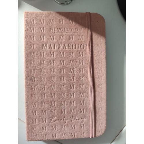 Revolution Beauty (Makeup Revolution) Revolution x Maffashion, Beauty Doesn’t Just Happen By Accident My Beauty Diary Eyeshadow Palette (Paleta cieni) - opinie | zdjęcie do recenzji od BasiaCz89 - 1