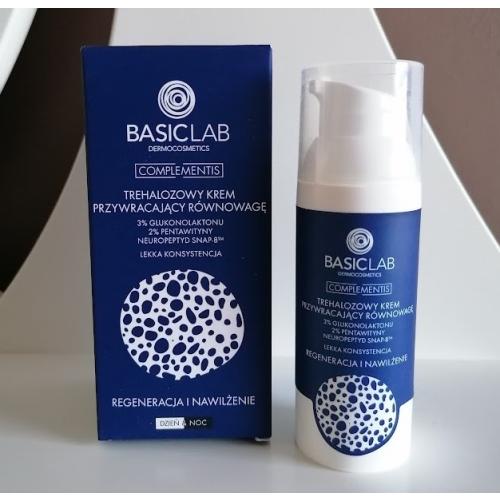 BasicLab Dermocosmetics Trehalozowy krem przywracający równowagę o lekkiej konsystencji z 3% glukonolaktonem, 2% pentawityną oraz neuropeptydem SNAP-8 `Regeneracja i nawilżenie` - opinie | zdjęcie do recenzji od Momo - 1