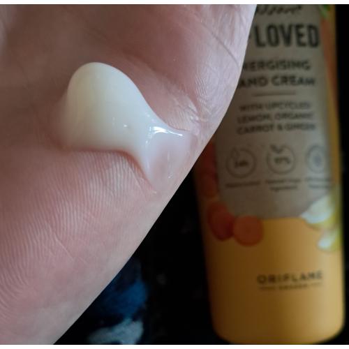 Oriflame Love Nature, Up-Loved Energising Hand Cream (Energetyzujący krem do rąk) - opinie | zdjęcie do recenzji od AnaSky - 3