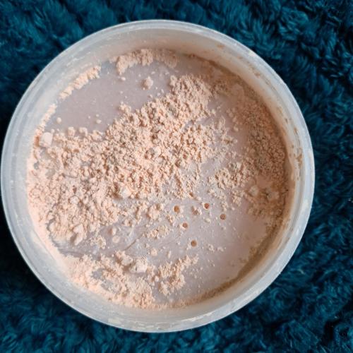 Max & More Go Flawless! Wonder Melon Scented Setting Powder (Puder sypki o zapachu arbuzowym) - opinie | zdjęcie do recenzji od AnaSky - 3