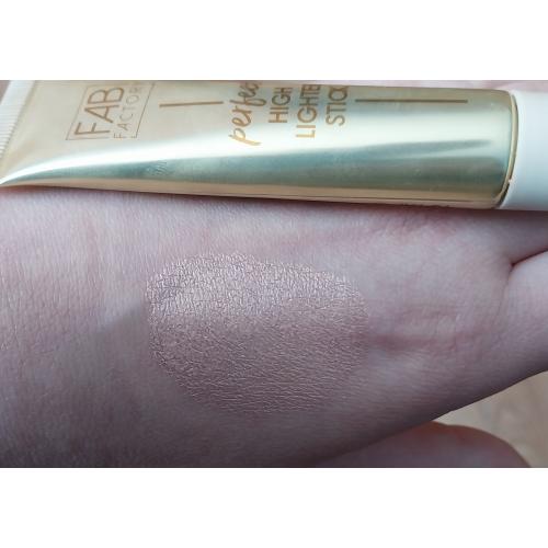 Fab Factory Perfect, Cream Highlighter Stick (Rozświetlacz w płynie) - opinie | zdjęcie do recenzji od Smerfeta83 - 1