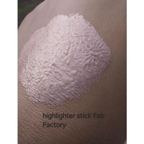 Fab Factory Perfect, Cream Highlighter Stick (Rozświetlacz w płynie) - opinie | zdjęcie do recenzji od Smerfeta83 - 2