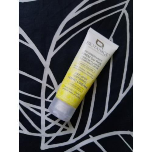 Biotaniqe Anti-Spot Restoring Hand Cream (Regenerujący krem do rąk przeciw plamom pigmentacyjnym) - opinie | zdjęcie do recenzji od Owocowysad - 4