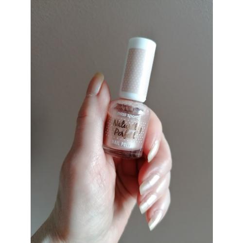 Miss Sporty Naturally Perfect, Nail Polish (Lakier do paznokci) - opinie | zdjęcie do recenzji od Momo - 1