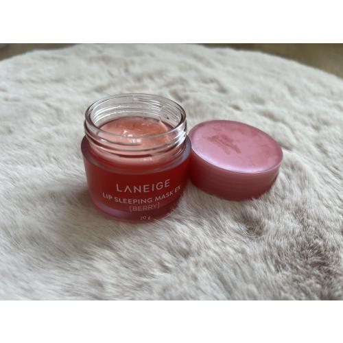 Laneige Lip Sleeping Mask (Intensywnie regenerująca maseczka całonocna na usta) - opinie | zdjęcie do recenzji od Niesubordynowana - 2