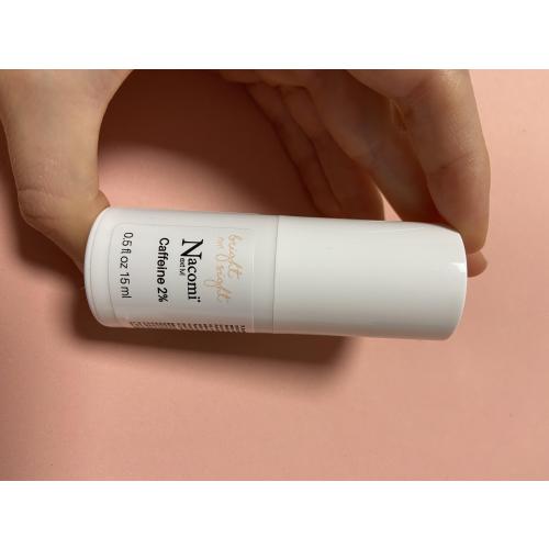 Nacomi Next Lvl, Bright Sight Caffeine 2% Eye Brightening Serum (Rozświetlające serum pod oczy z kofeiną) - opinie | zdjęcie do recenzji od Alinatestuje