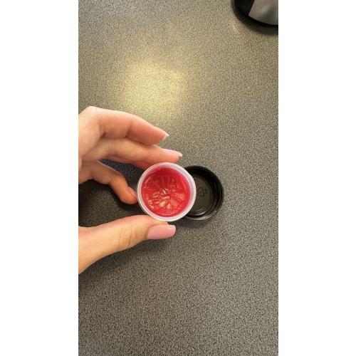 The Body Shop Born Lippy, Lip Balm (Balsam do ust) - opinie | zdjęcie do recenzji od wiktoriakwit