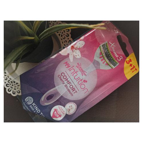 Wilkinson Xtreme 3, My Intuition, Comfort Cherry Blossom (Jednorazowe maszynki do golenia dla kobiet) - opinie | zdjęcie do recenzji od Alezwieje - 1