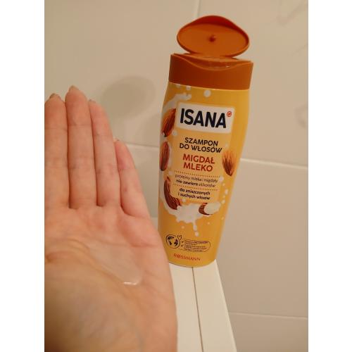 Isana Shampoo Mandelmilch (Szampon do włosów `Mleczko migdałowe`) - opinie | zdjęcie do recenzji od Cassiopeia_Elle