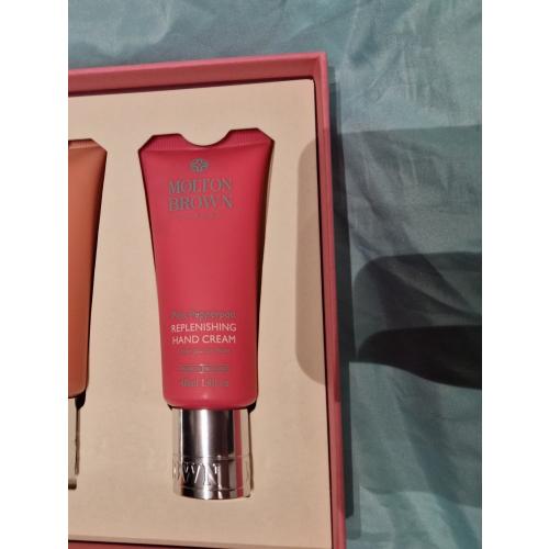 Molton Brown Fiery Pink Pepper, Replenishing Hand Cream (Krem do rąk z różowym pieprzem) - opinie | zdjęcie do recenzji od zapala221 - 1