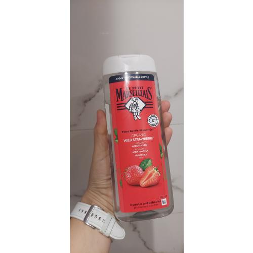 Le Petit Marseillais Fraise Gariguette, Gel Douche (Delikatny żel pod prysznic o zapachu truskawki) - opinie | zdjęcie do recenzji od Malgos_es - 1