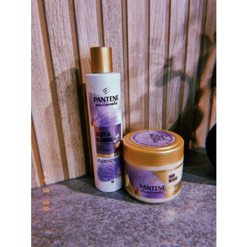 Pantene Pro-V, Miracles Silky & Glowing Shampoo (Szampon do włosów bez siarczanów) - opinie | zdjęcie do recenzji od Rumcykiewicz