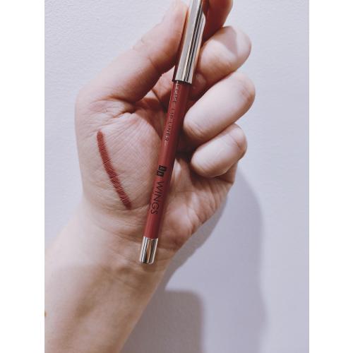 AA Wings of Color Precise Lip Liner (Konturówka do ust) - opinie | zdjęcie do recenzji od Vardzia