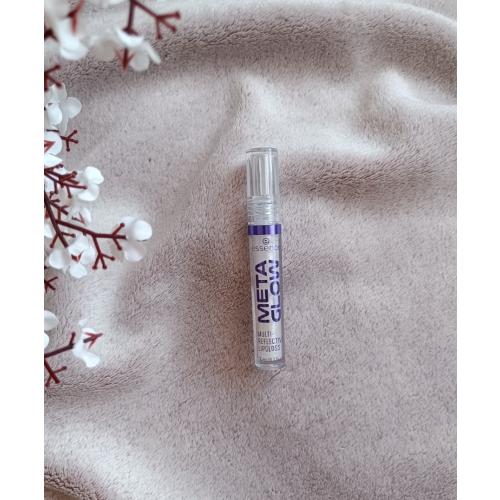 Essence Meta Glow, Multi-Reflective Lipgloss (Błyszczyk do ust) - opinie | zdjęcie do recenzji od Katarzyna027