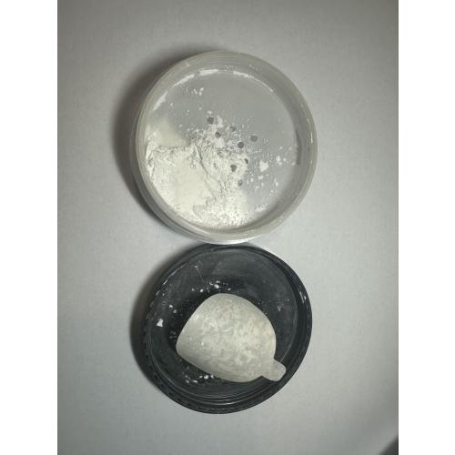 Eveline Cosmetics Full HD, Transculent Loose Powder Fixing & Mattifying with Silk (Puder utrwalający) - opinie | zdjęcie do recenzji od Meg_xxx - 2