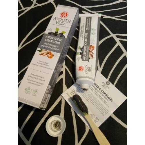 Ayouthveda Ayurvedic Charcoal Toothpaste (Wybielająca pasta do zębów) - opinie | zdjęcie do recenzji od Owocowysad - 3