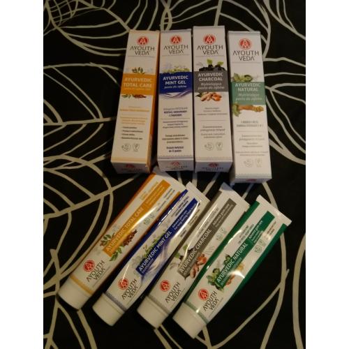 Ayouthveda Ayurvedic Charcoal Toothpaste (Wybielająca pasta do zębów) - opinie | zdjęcie do recenzji od Owocowysad - 1