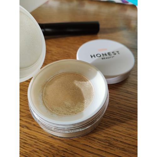 Honest Beauty Loose Powder (Przezroczysty sypki puder korygujący niedoskonałości) - opinie | zdjęcie do recenzji od shewild - 2