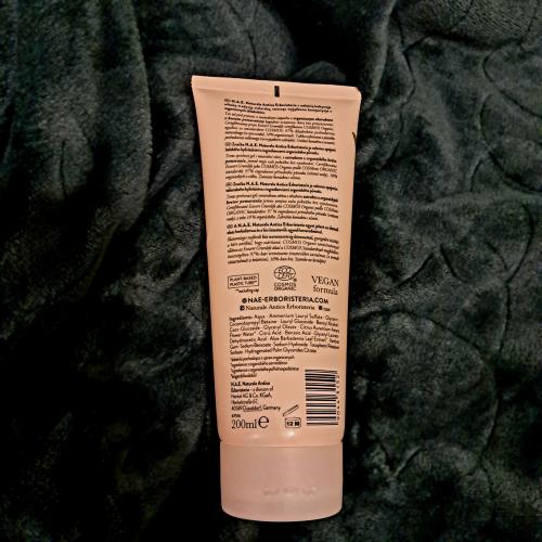 N.A.E. Delicatezza, Scent-neutral Shower Gel (Łagodzący żel pod prysznic z ekstraktem z kwiatu pomarańczy) - opinie | zdjęcie do recenzji od AnaSky - 2
