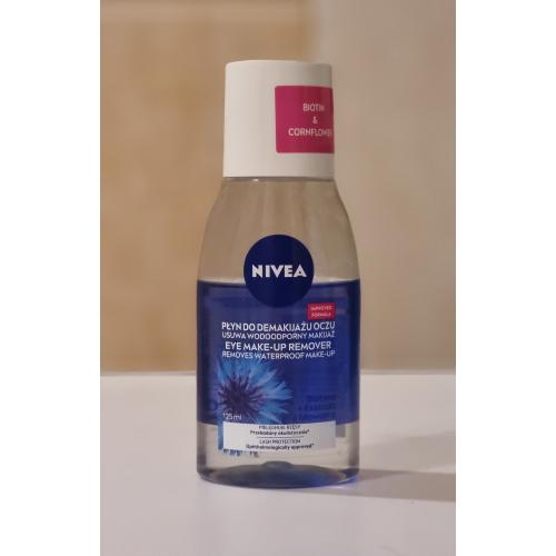 Nivea Eye Make-up Remover Biotin & Cornflower (Dwufazowy płyn do demakijażu oczu z biotyną i ekstraktem z bławatka (nowa wersja)) - opinie | zdjęcie do recenzji od PannaEwelajna