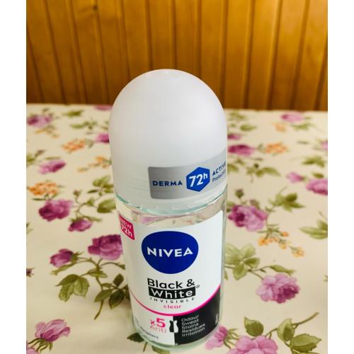 Nivea Black & White Invisible, Clear, 72h Roll-on  Anti-perspirant (Antyperspirant w kulce) - opinie | zdjęcie do recenzji od IwonaTeresaMaria