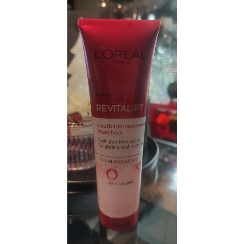 L'Oreal Paris Revitalift, Resurfacing Gel Wash (Złuszczający żel myjący do twarzy) - opinie | zdjęcie do recenzji od IzaObarska