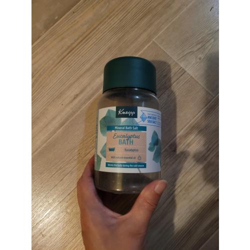 Kneipp Mineral Bath Salt Cold Season (Kryształki do kąpieli z soli mineralnej `Eukaliptus`) - opinie | zdjęcie do recenzji od AnnBelle28