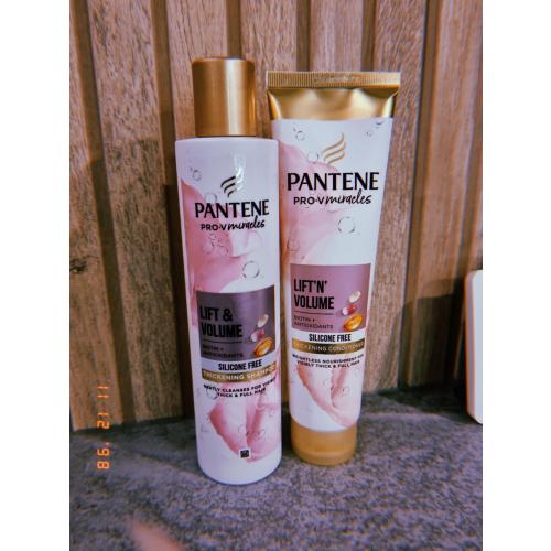 Pantene Pro-V Miracles, Lift'n'Volume, Sulphate Free Thickening Shampoo (Szampon pogrubiający bez SLS i SLES) - opinie | zdjęcie do recenzji od Rumcykiewicz