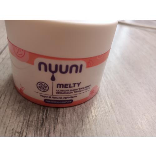 Nuuni Melty, Ultradelikatny balsam do demakijażu twarzy i oczu - opinie | zdjęcie do recenzji od LandOfBliss