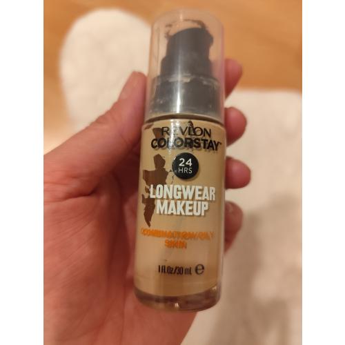 Revlon ColorStay, Longwear Makeup for Combination/Oily Skin SPF 15 (Podkład do twarzy cera tłusta/mieszna (nowa wersja)) - opinie | zdjęcie do recenzji od clareblondi - 1