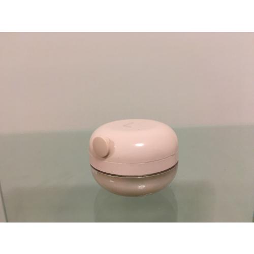 Laneige Firming Lip Balm 4 in 1 (Ujędrniający balsam do ust 4 w 1) - opinie | zdjęcie do recenzji od Sophie75