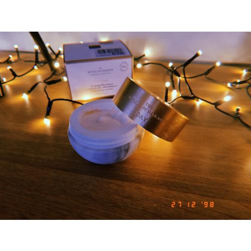 Rituals The Ritual of Namaste, Radiance Anti-Aging Day Cream (Krem na dzień zwalczający oznaki starzenia) - opinie | zdjęcie do recenzji od Rumcykiewicz