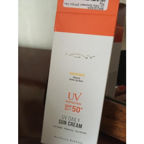 Alexander McQueen Daily Sun Cream SPF50+ PA+++ 50g (Natural make-up base) (Krem UV - naturalna baza pod makijaż SPF50+ PA+++) - opinie | zdjęcie do recenzji od Gracelina