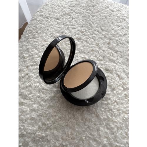 Laura Mercier Smooth Finish Foundation Powder (Podkład w pudrze) - opinie | zdjęcie do recenzji od Ewe_na - 1
