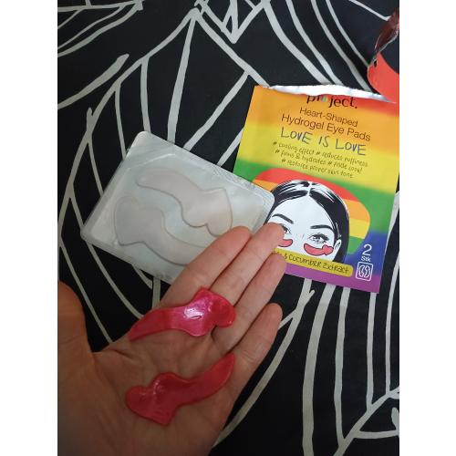Selfie Project Love Is Love, Heart-Shaped Hydrogel Eye Pads (Hydrożelowe płatki pod oczy w kształcie serc) - opinie | zdjęcie do recenzji od Owocowysad - 4