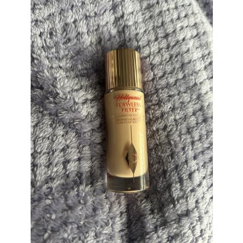 Charlotte Tilbury Hollywood Flawless Filter (Rozświetlająca baza pod makijaż) - opinie | zdjęcie do recenzji od Oksanka_ka