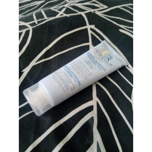 Biotaniqe Micro Purifying, Mineralny peeling gommage 2 w 1 - opinie | zdjęcie do recenzji od Owocowysad - 1